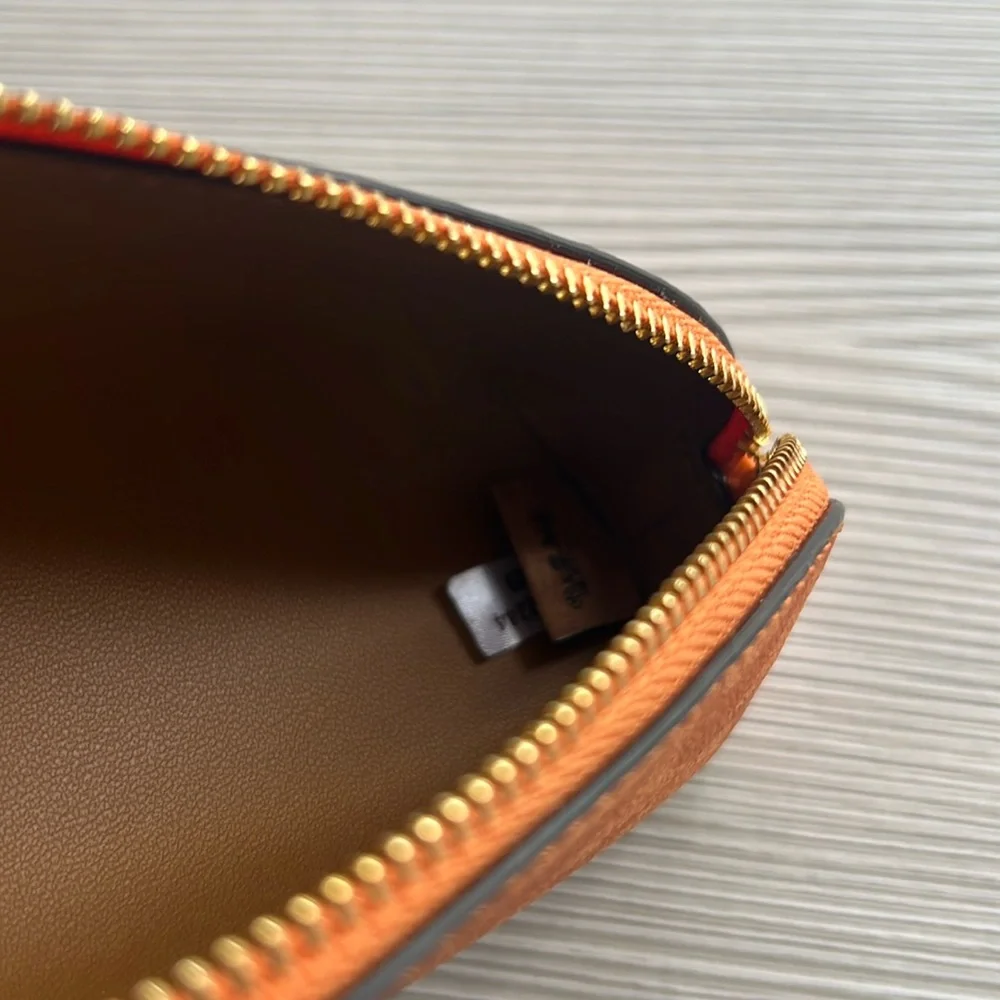Coach sleek cosmetic