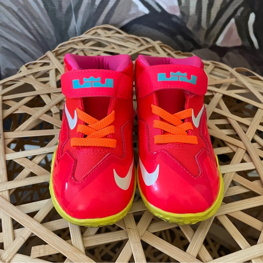 NIKE limited edition Lebron XI FRUITY PEBBLES Orange PINK basketball sneakers