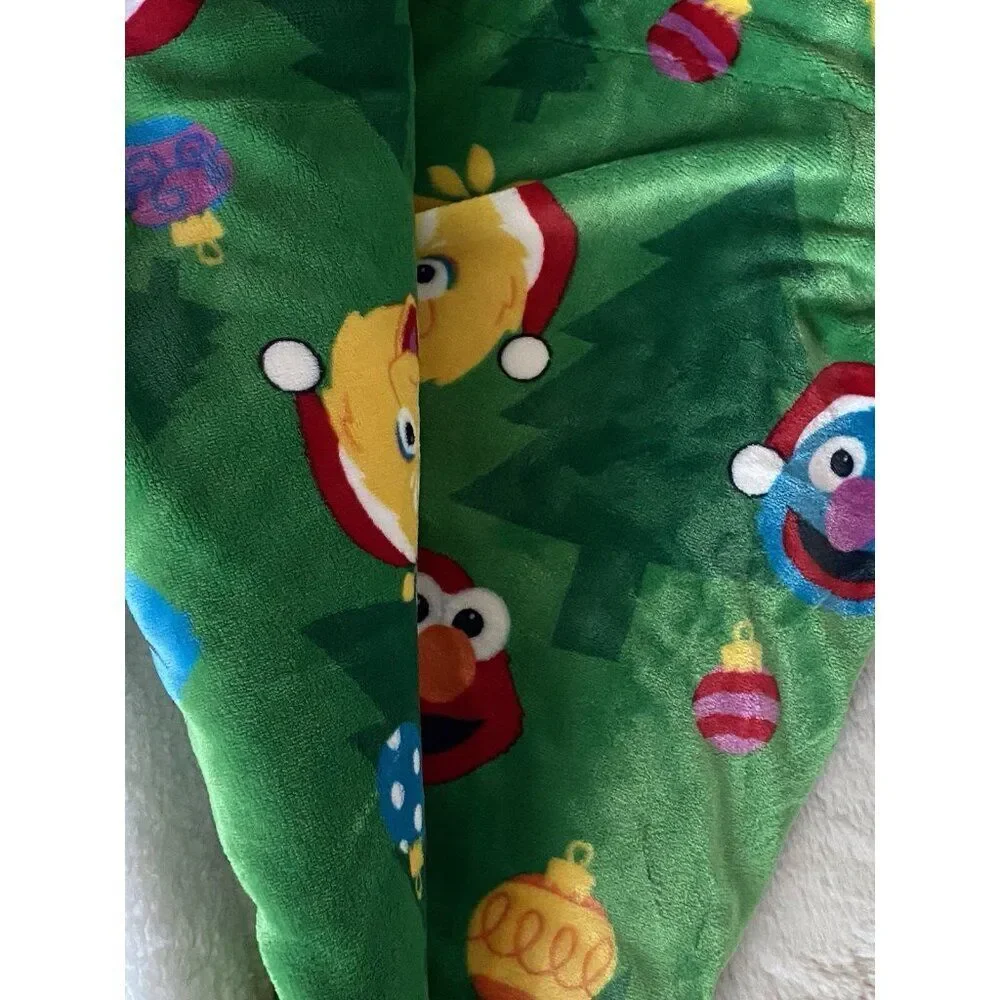 Sesame Street Christmas W/Sherpa Throw Blanket  Elmo Cookie Monster Big Bird NEW