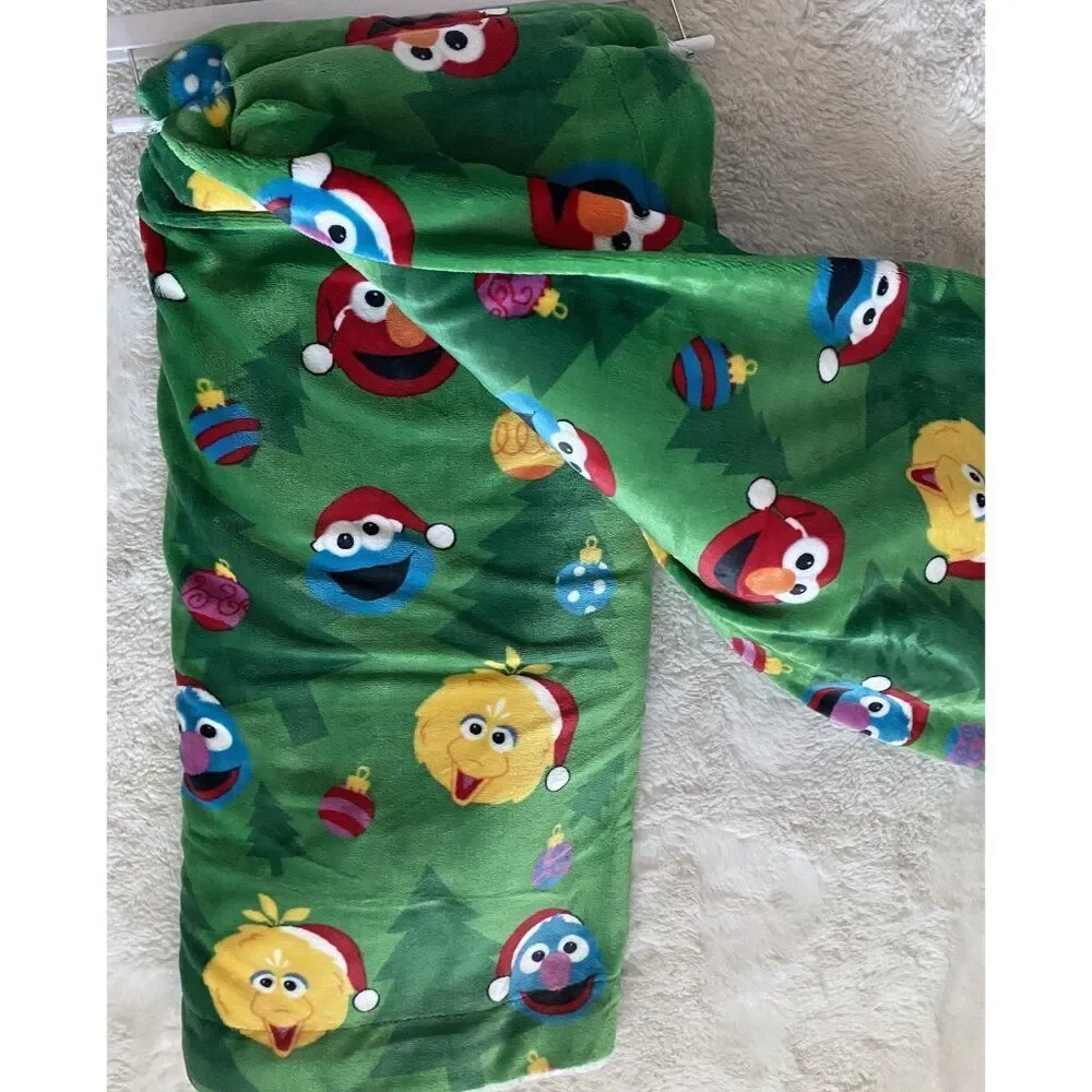 Sesame Street Christmas W/Sherpa Throw Blanket  Elmo Cookie Monster Big Bird NEW