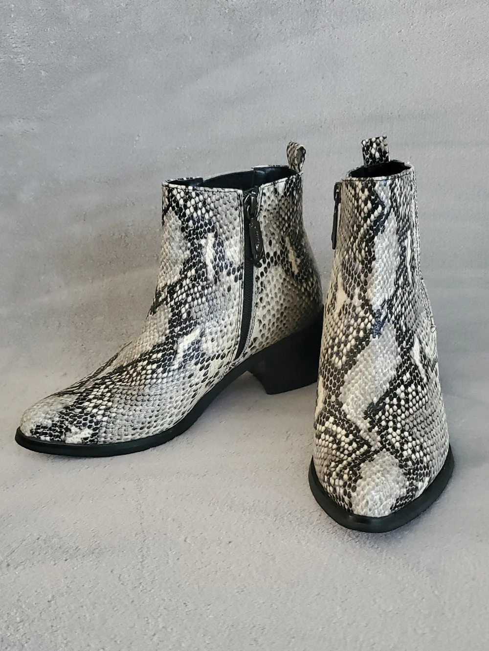 🆕️ BLONDO Elvina Waterproof Leather Snake Embossed Ankle Boots WOMEN'S SIZE: 7M