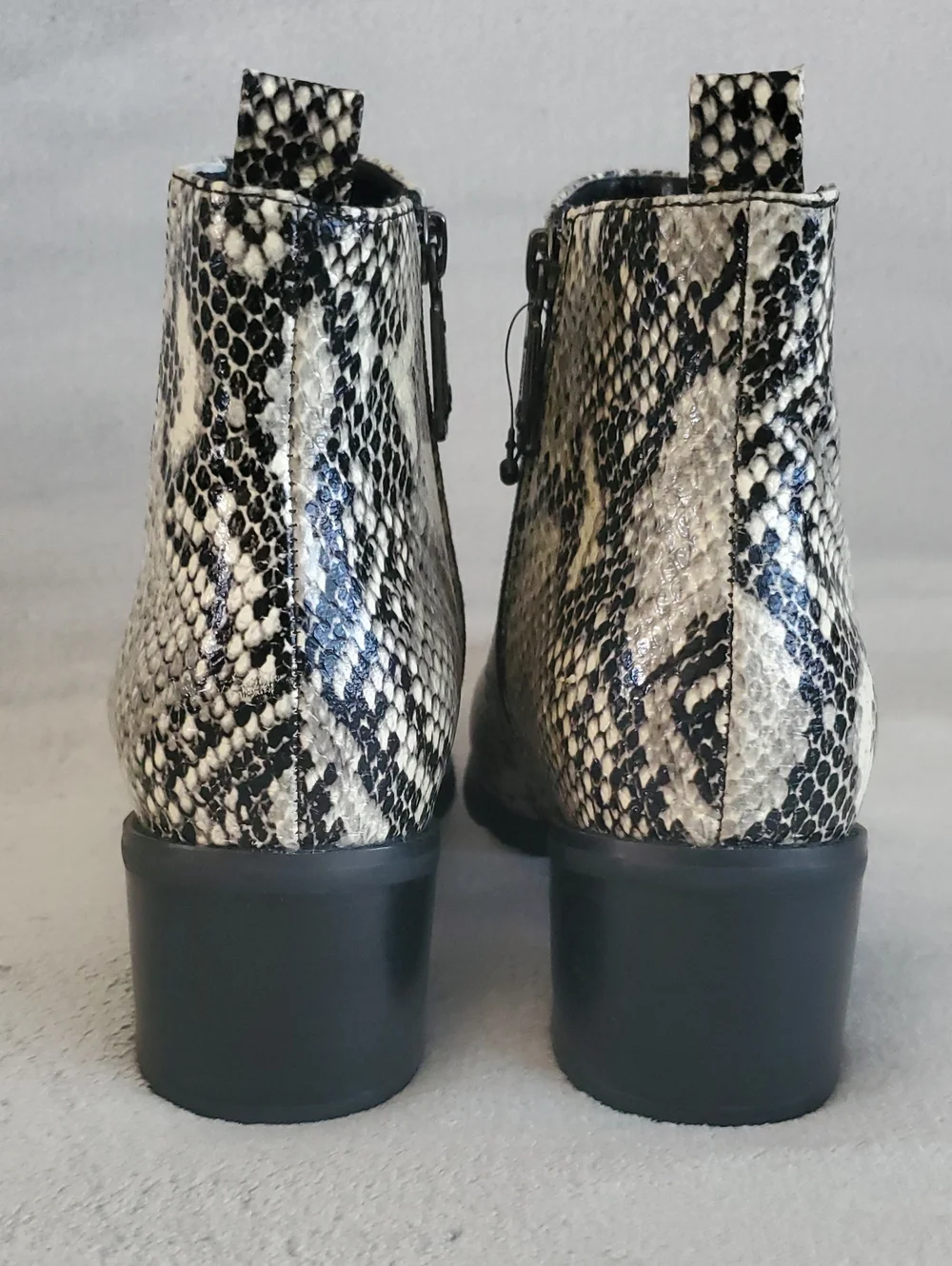 🆕️ BLONDO Elvina Waterproof Leather Snake Embossed Ankle Boots WOMEN'S SIZE: 7M