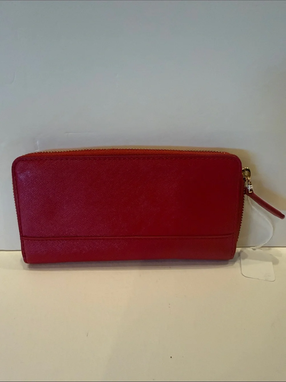 Marc Jacobs compact zip
