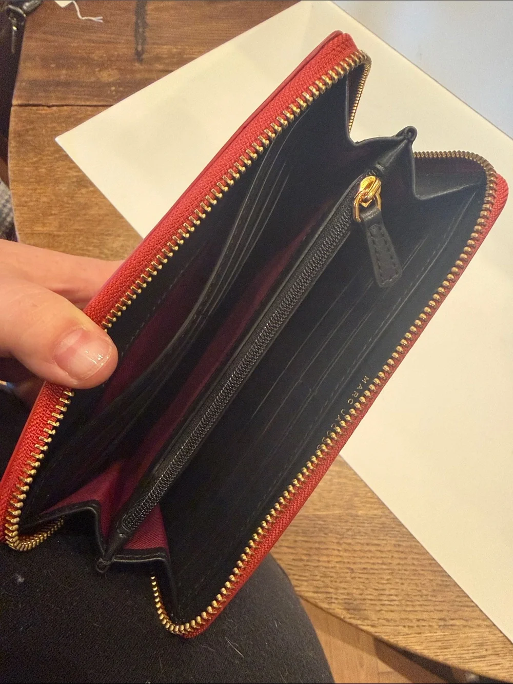 Marc Jacobs compact zip