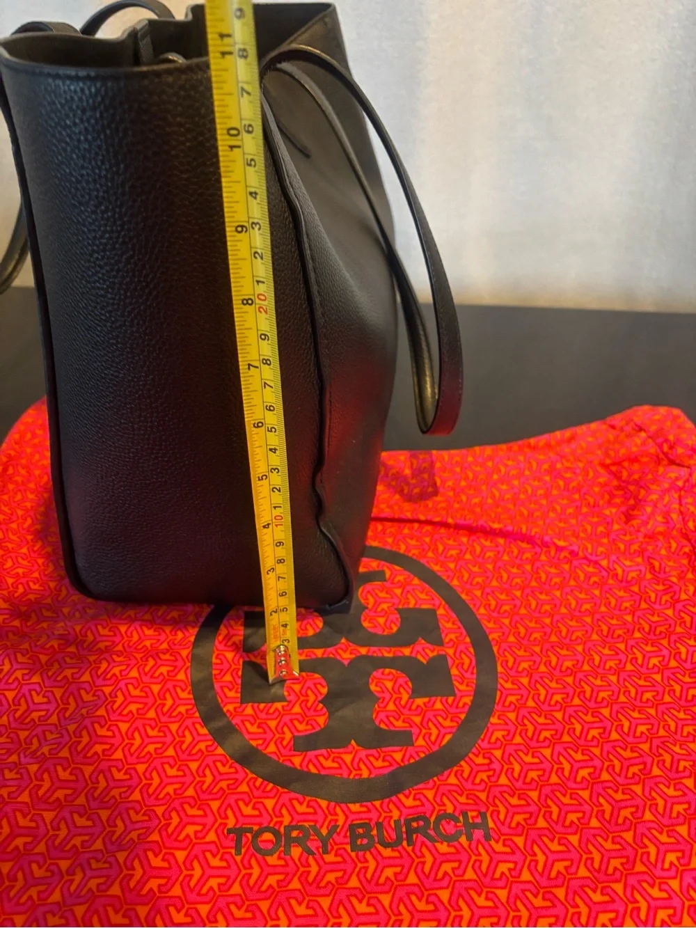 Tory Burch excellent no