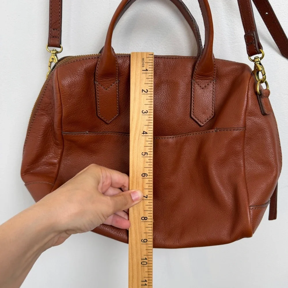 Fossil pebbled strap height