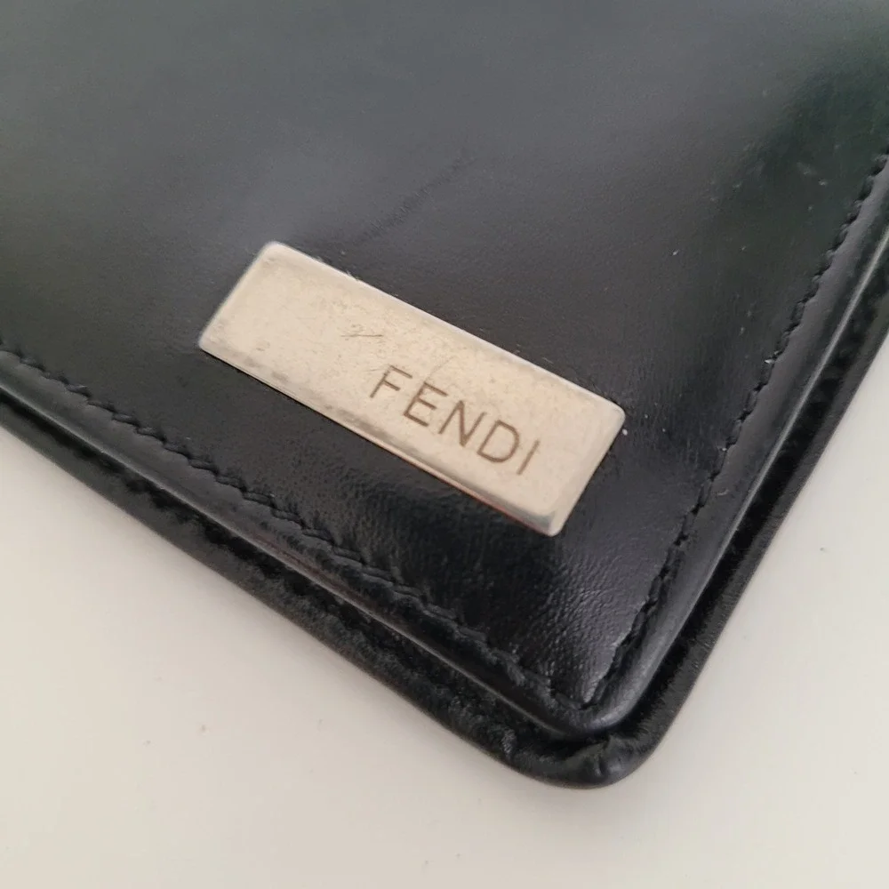 Fendi Mens Black Leather Bifold Wallet Silver Logo Plaque 2270-31011-008 Italy