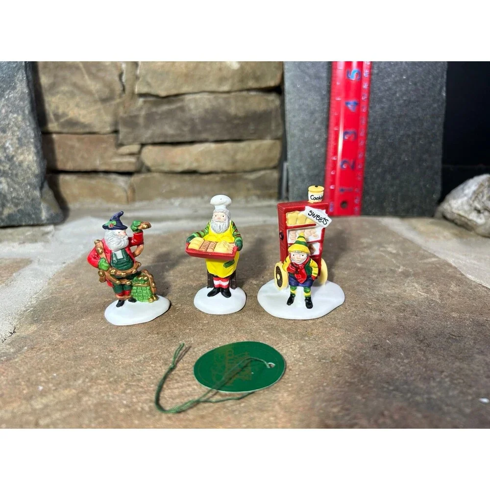 Dept 56 Heritage Village Accessories 3pc Baker Elves #5603-0 box