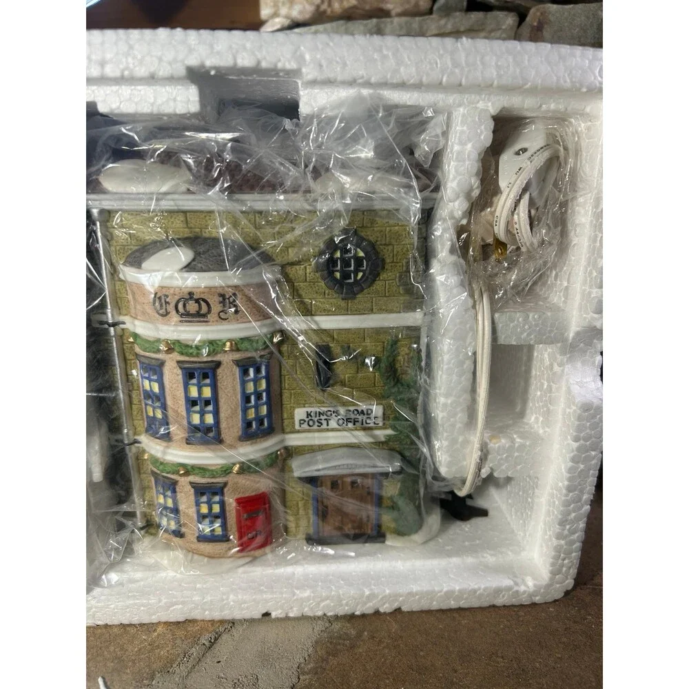 Department 56 Kings Road Post Office Dickens Village Lighted Boxed #58017