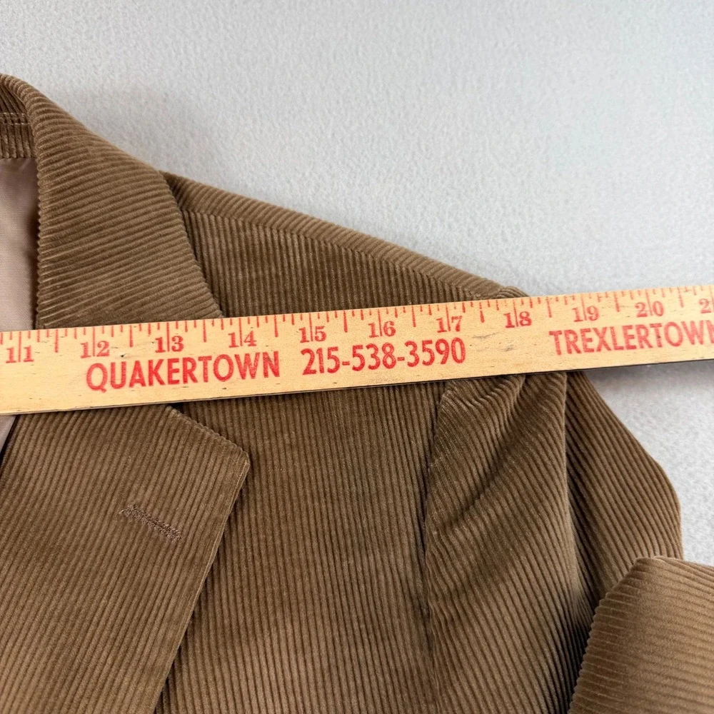 Saddlebred blazer pockets