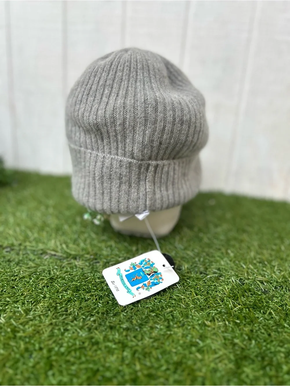Portolano 100% Cashmere Hats for unisex /new in Light Grey $ 155