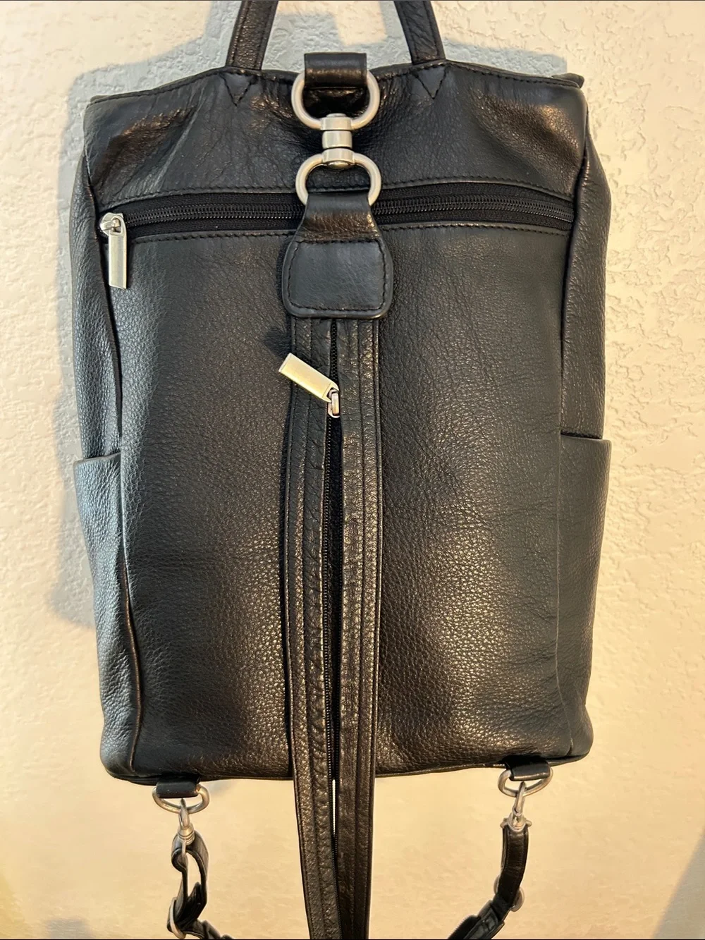 Black Leather Norm Thompson Backpack with 3 front Pockets