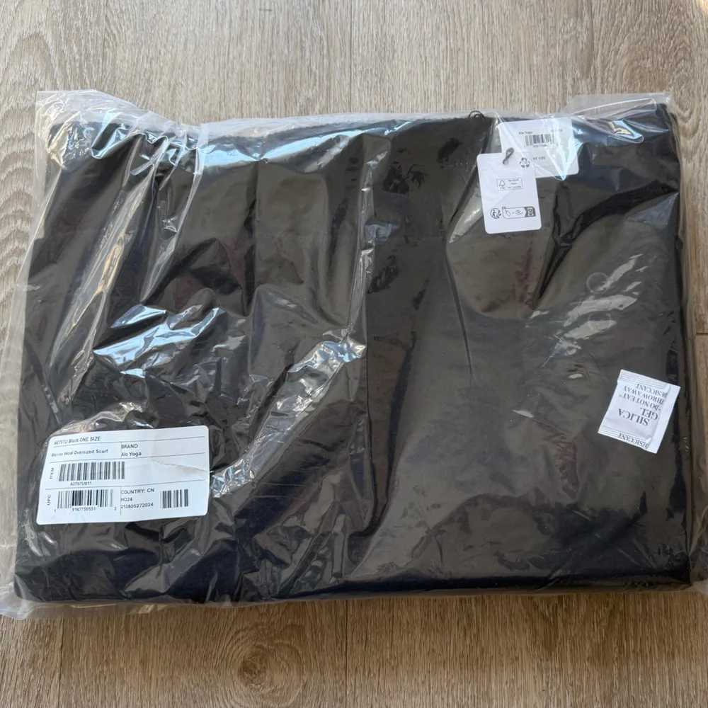 ALO Yoga nwt alo