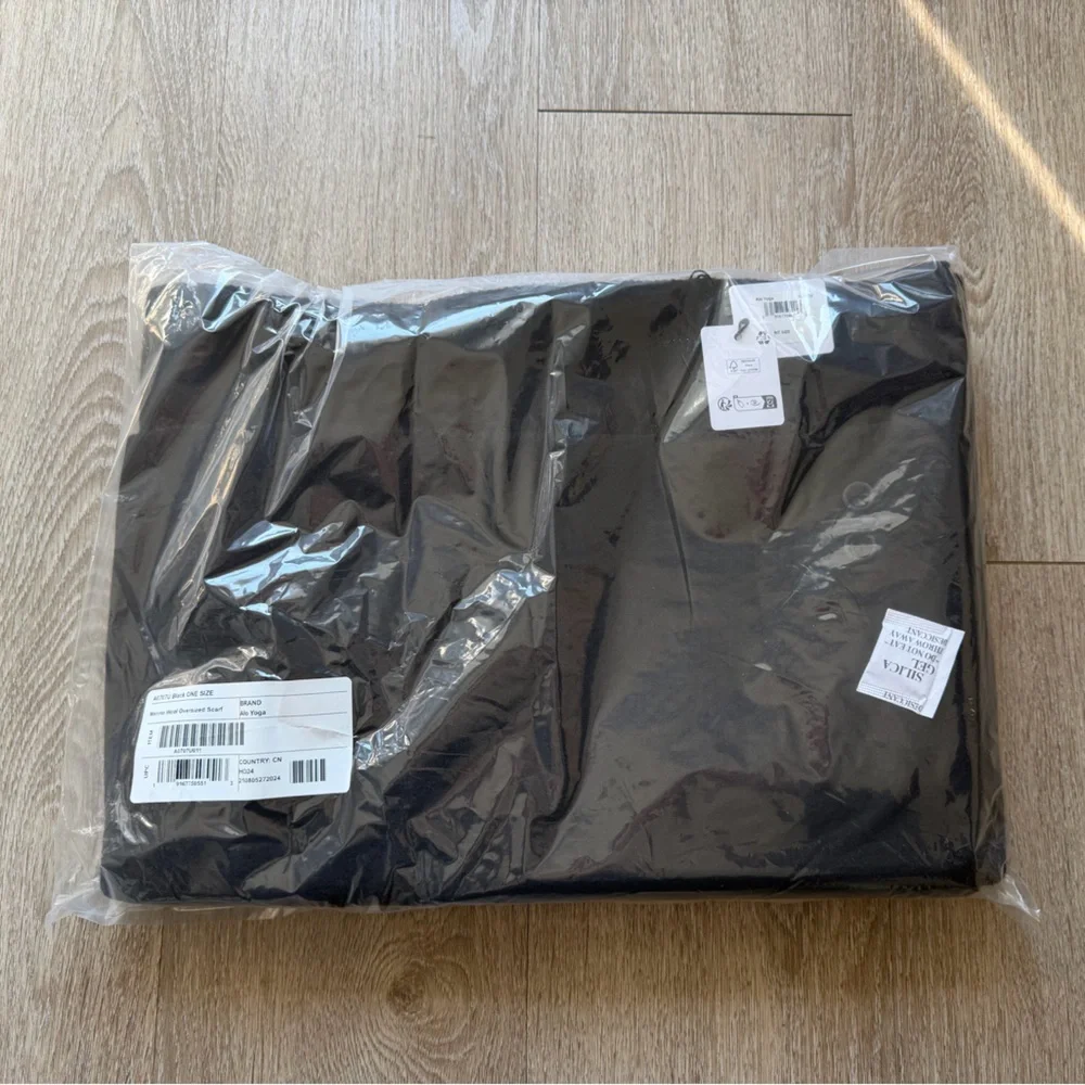 ALO Yoga nwt alo