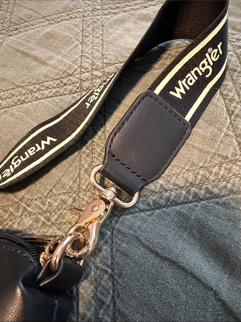 Wrangler everyday tone closure