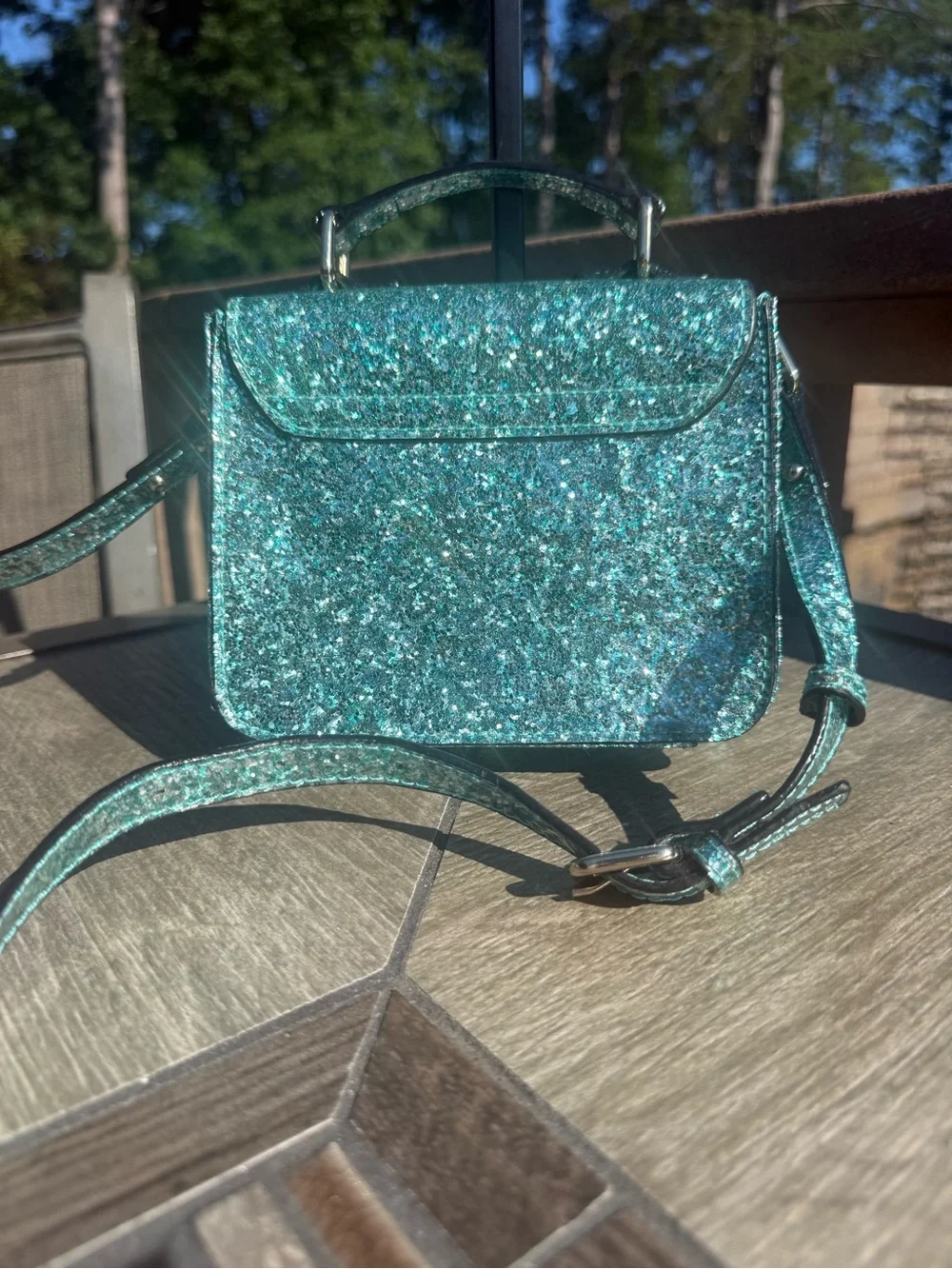 kate spade design features