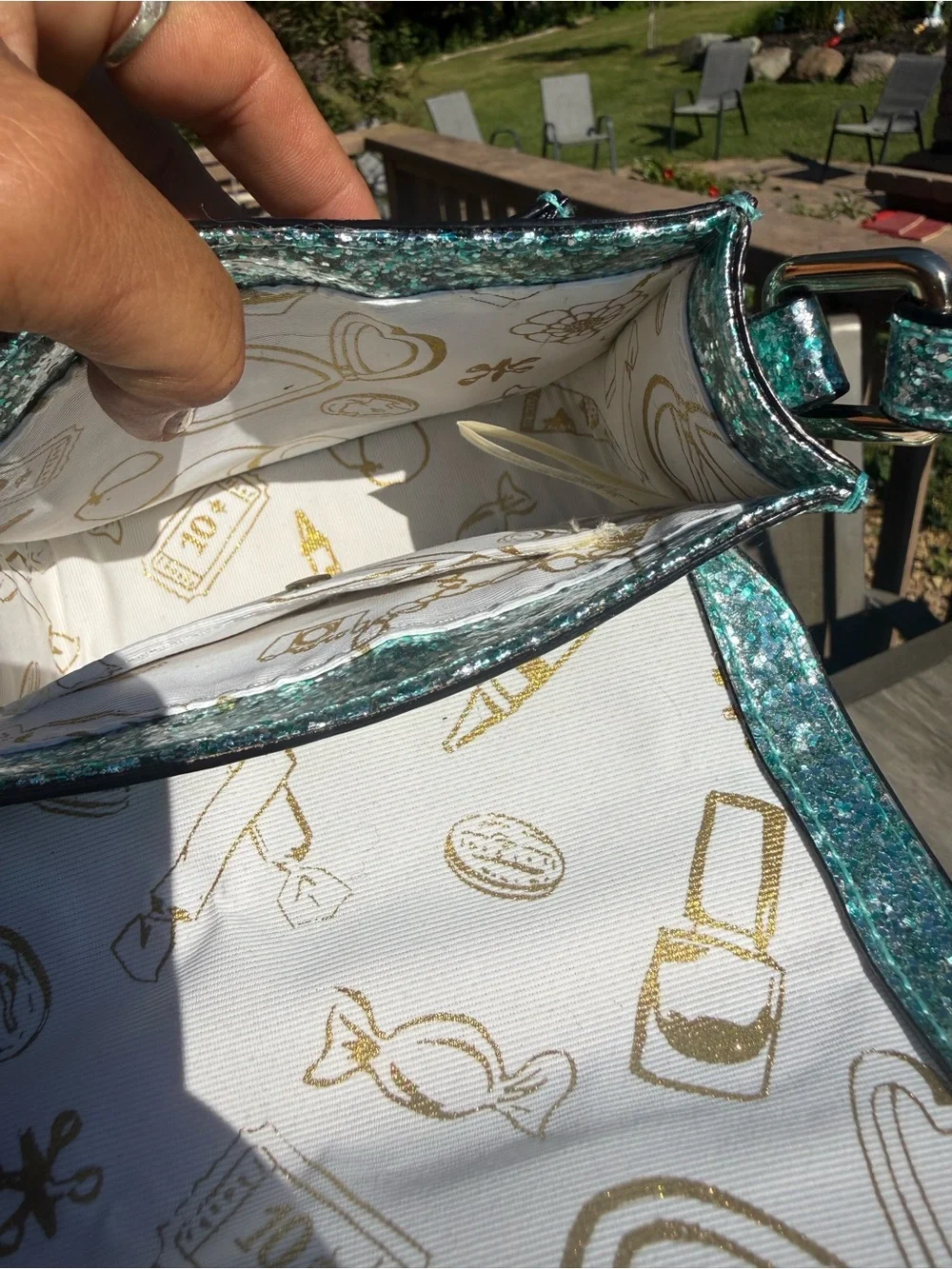 kate spade design features