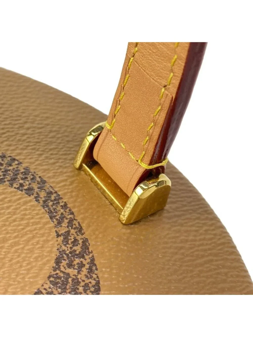 Louis Vuitton pocket compartment