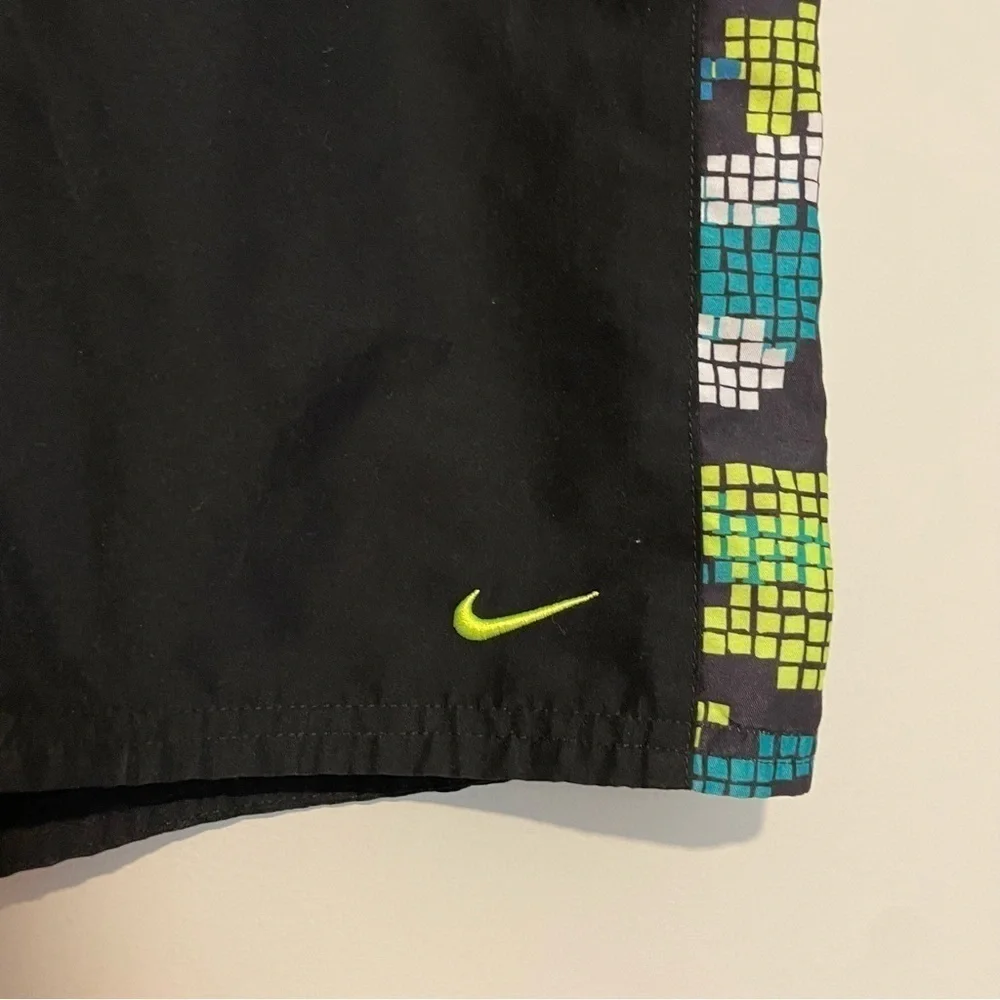 Nike 13in elastic mesh