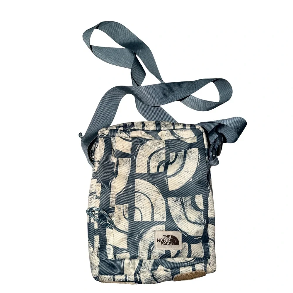 The North‎ Face Bardu Crossbody Bag Blue Graphic Logo Print Small Shoulder Pouch