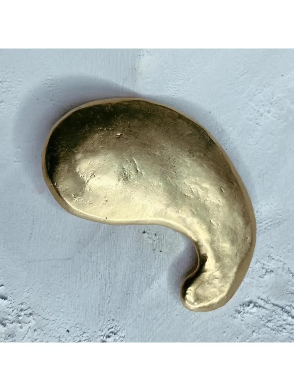 7627u. Matte Goldtone Abstract Vintage Brooch