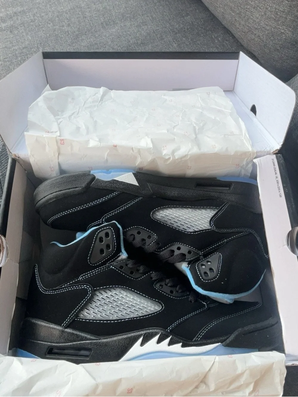 Air Jordan 5 Retro “Black UNC” Men’s Size 10.5 - Excellent Condition w/ Box