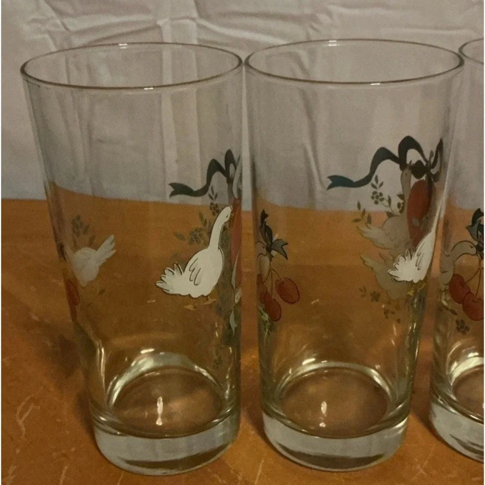 Set of 4 Vintage International 