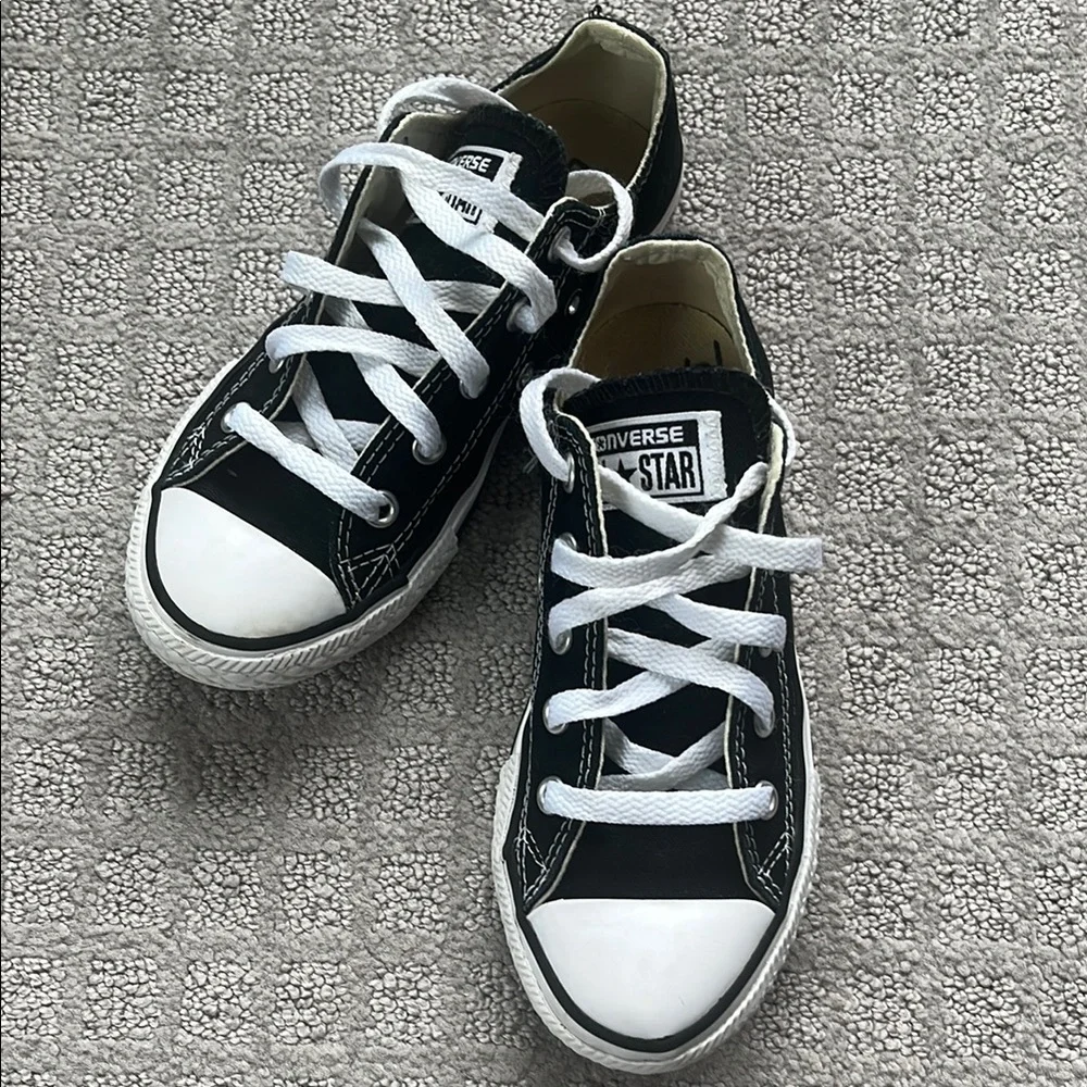 Converse All Star Chuck Taylor Low Top Sneakers Black and White Youth 13
