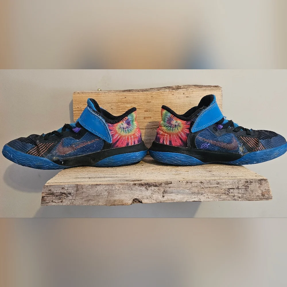 Nike size tie