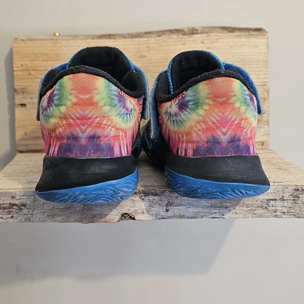 Nike youth tie