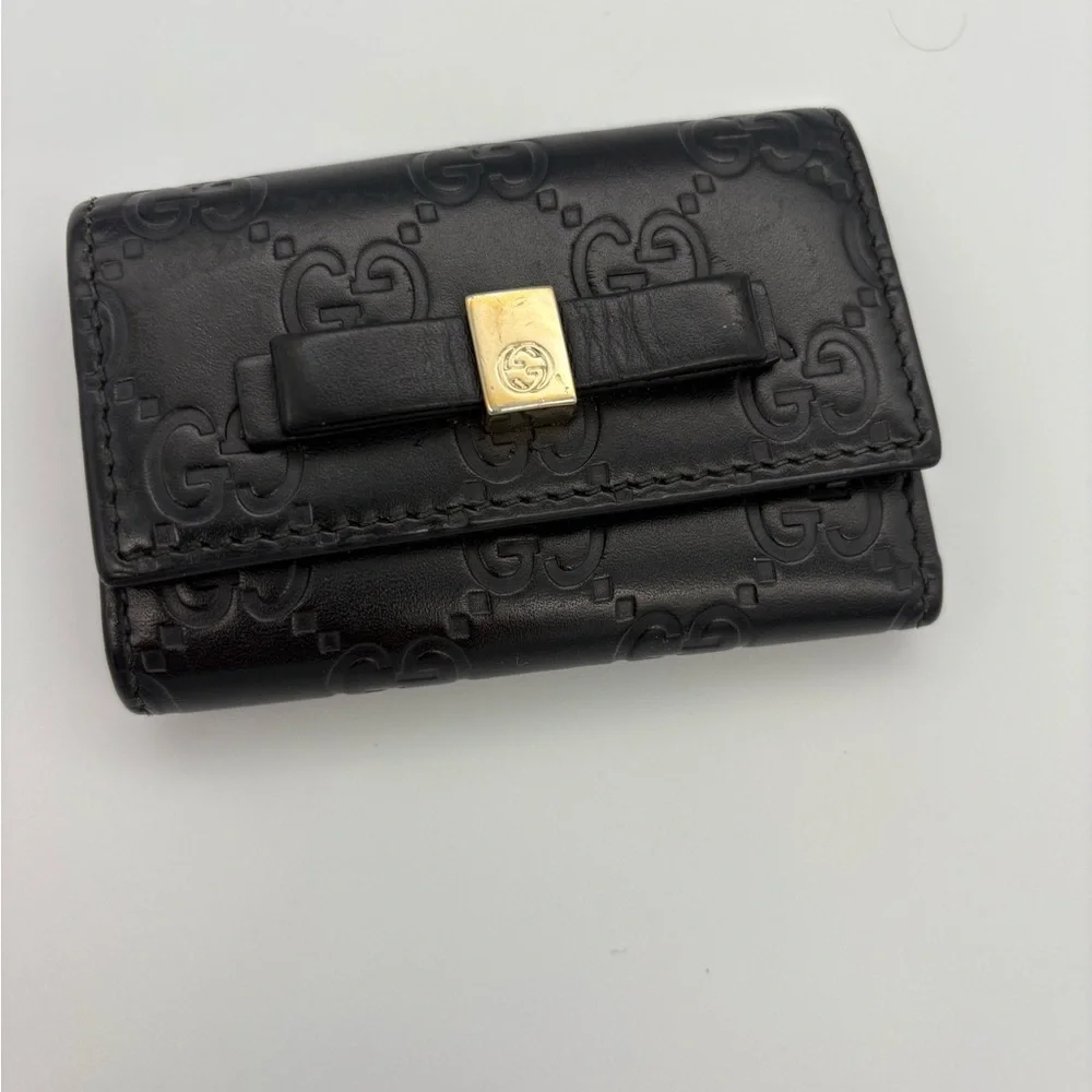 Gucci Black Leather Key Holder with Gold Hardware