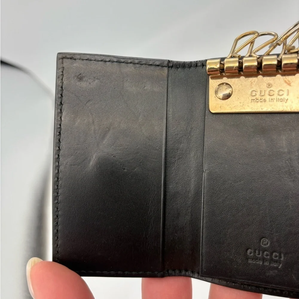 Gucci sleek has