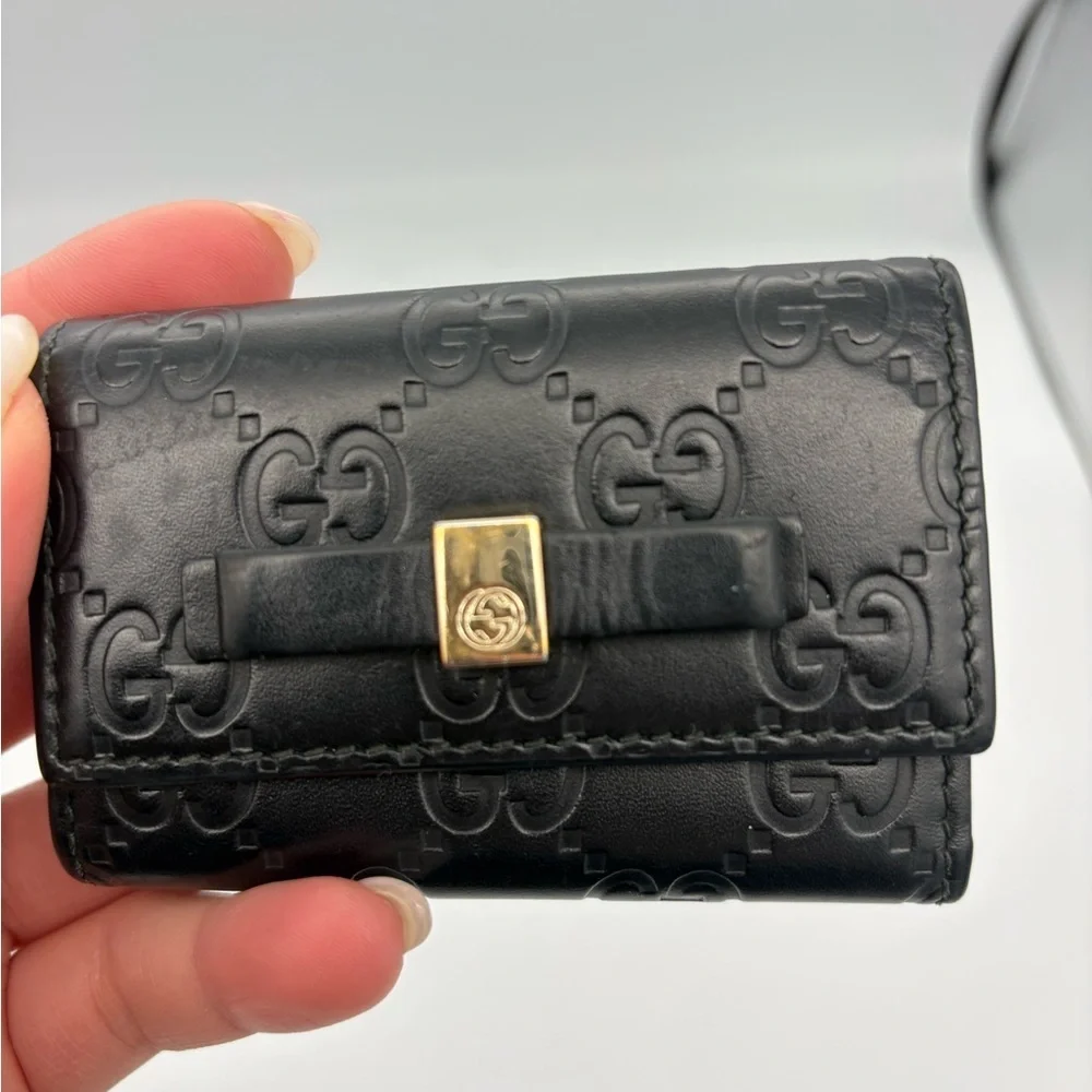 Gucci card leather embossed