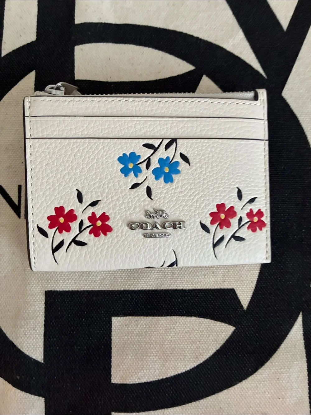 Coach White Floral Zip ID Card Wallet