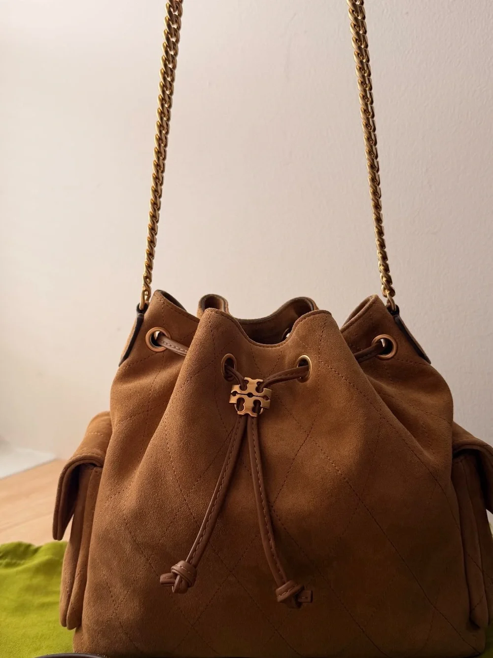CHARLIE QUILTING DRAWSTING BAG X TORY BURCH✨ Brown Suede