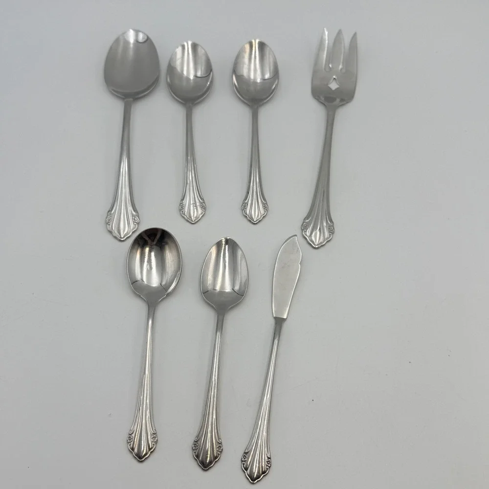 Oneida 1881 Rogers Repose Stainless Flatware Set 7 Pieces Mixed Lot Canada