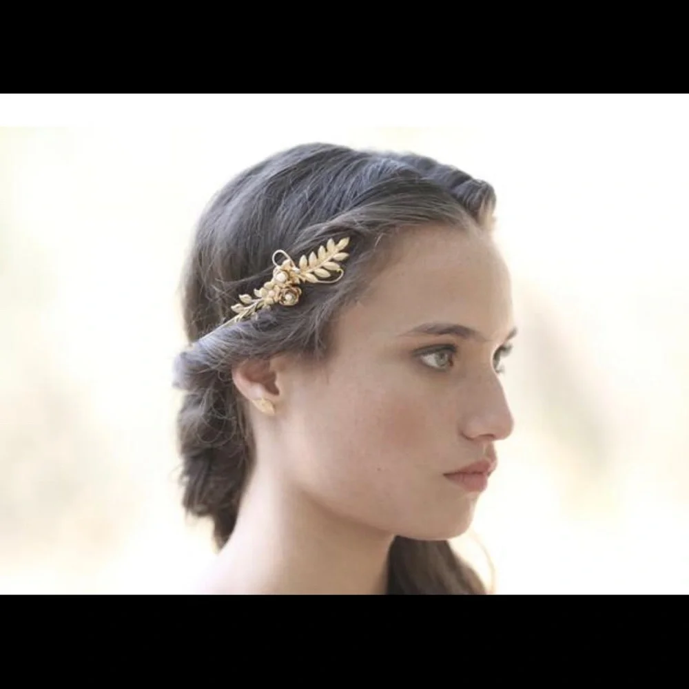 N/A elegant gold