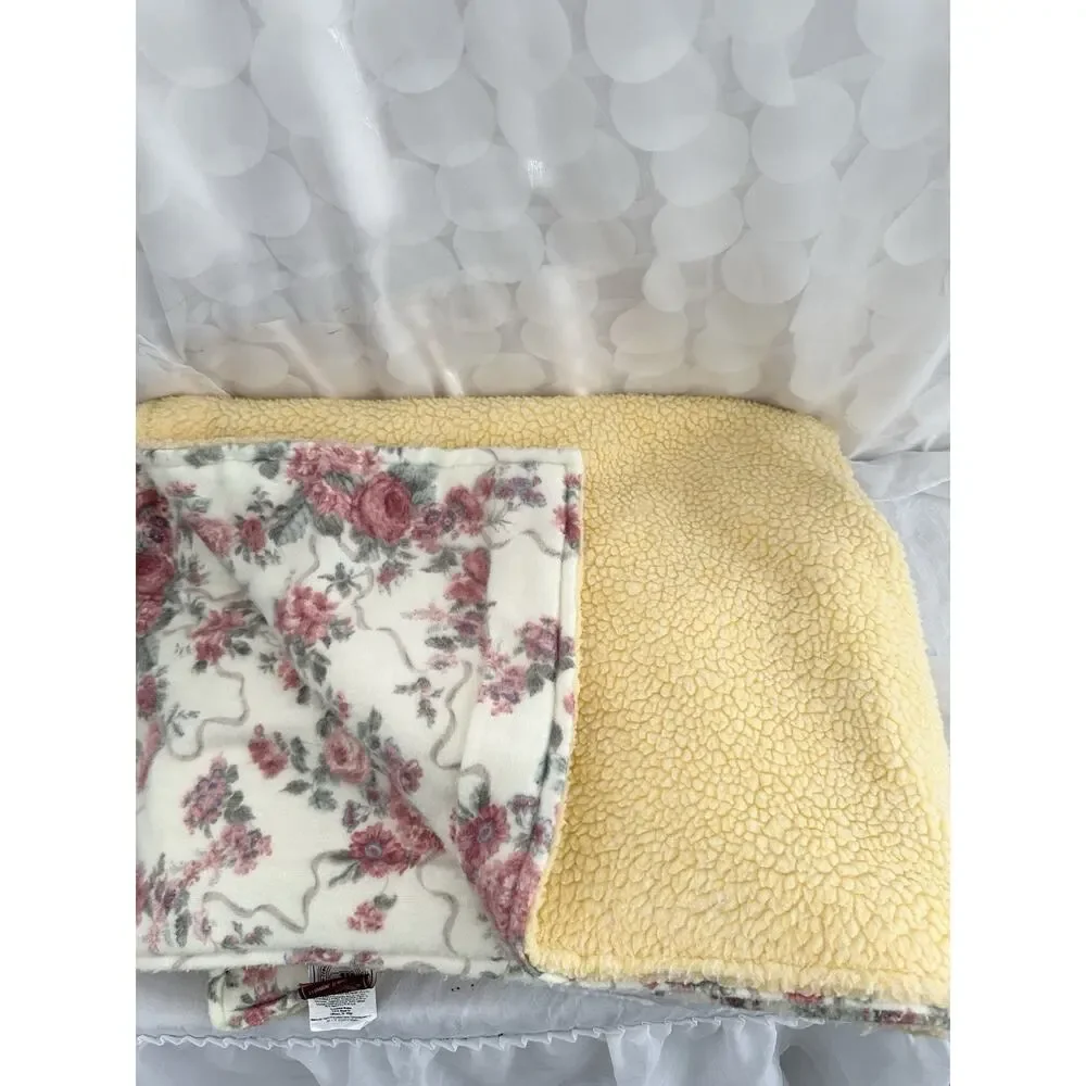 Country Cottage seasons care fleece