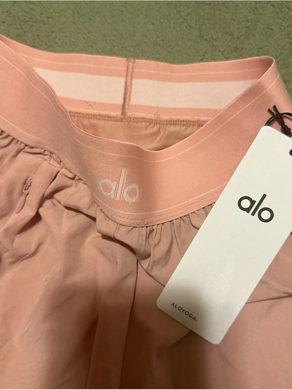 ALO Yoga match point short pink