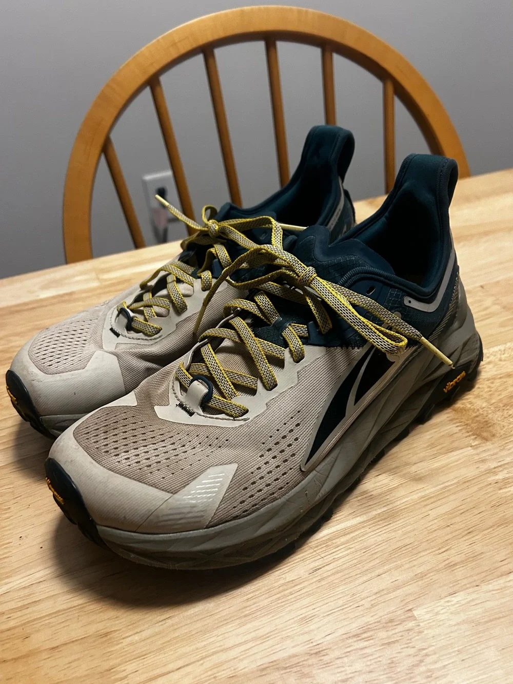 Altra Mens Olympus 5 Trail Running Shoes Sz 9