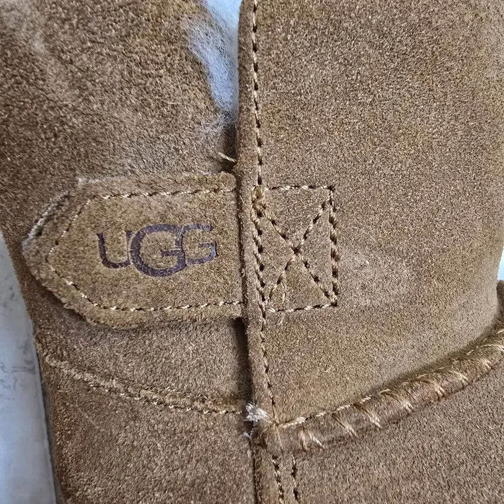 UGG chubby ultimate branding