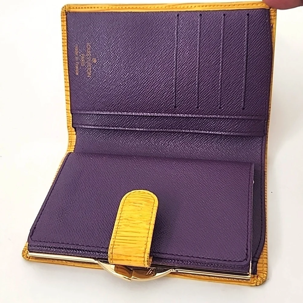 Louis Vuitton beautiful authentic