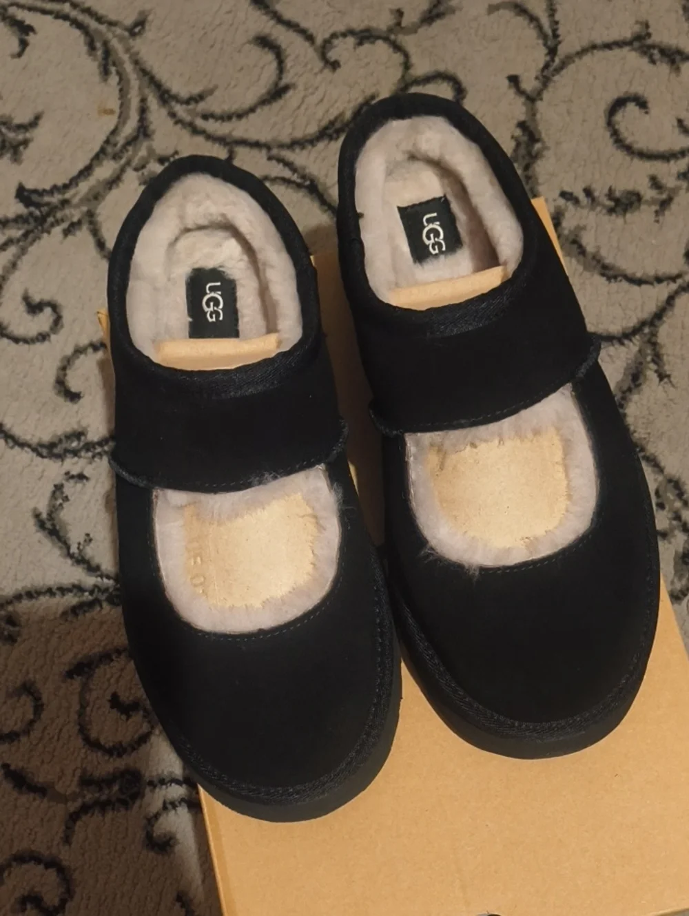 UGG classic mary