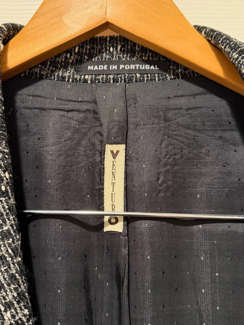 Vintage Men's Black and Gray Textured Tweed Sport Coat