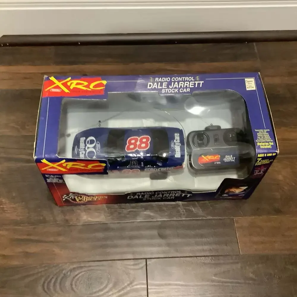 Tonka XRC Winner's Circle Dale Jarrett 88 Ford Quality Care Radio Controled Car