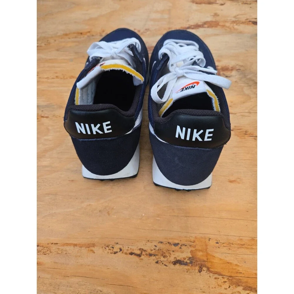 Nike bouaht damaae