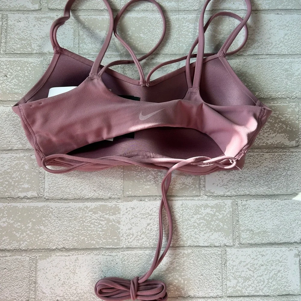 Nike Women's Zenvy Strappy Wrap Bra