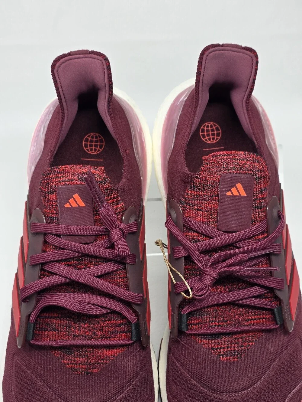 Adidas UltraBoost 22 Burgundy Running Shoes Men's Size 15 HQ2094 Pre-owned