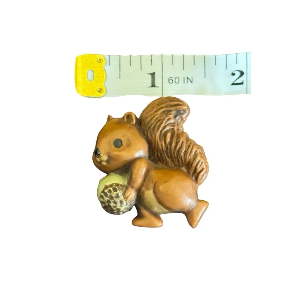 Hallmark Vintage Thanksgiving Squirrel Acorn Pin Brooch Kitsch Card Holder