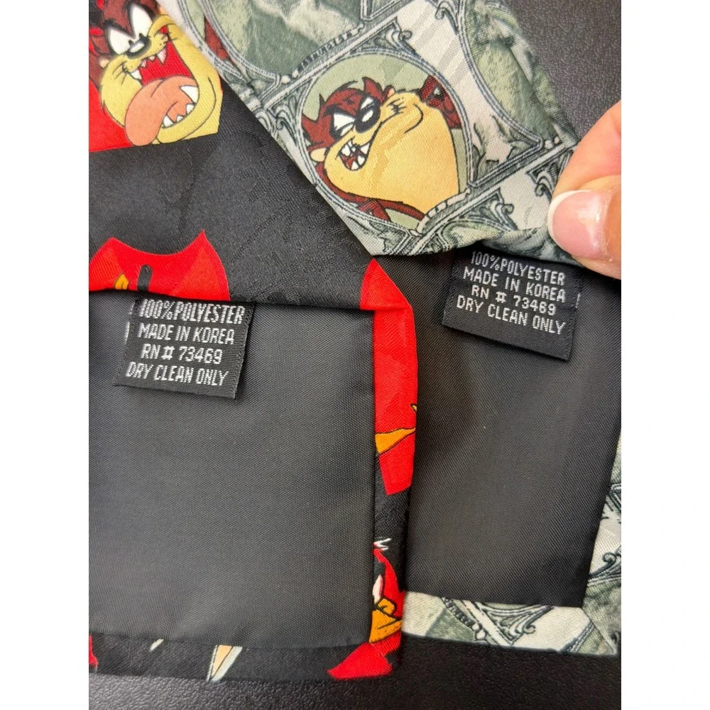 Warner Bros. clean daffy tags